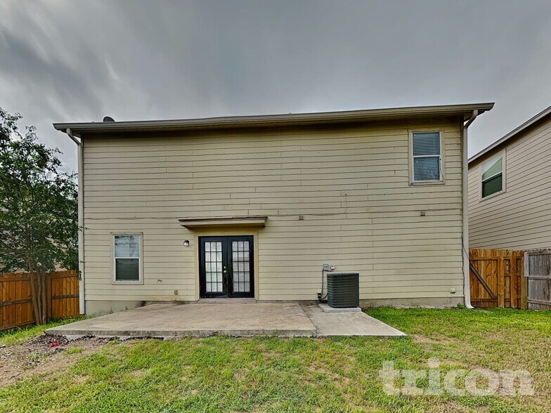 Building Photo - 7923 Horse Hollow