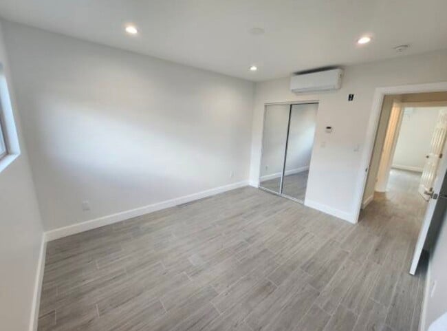 Building Photo - 10845 White St