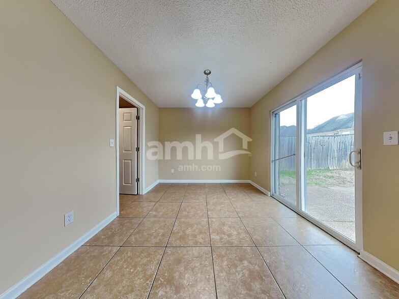 Building Photo - 10098 Chariden Dr