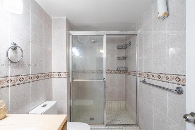 Building Photo - 18071 Biscayne Blvd