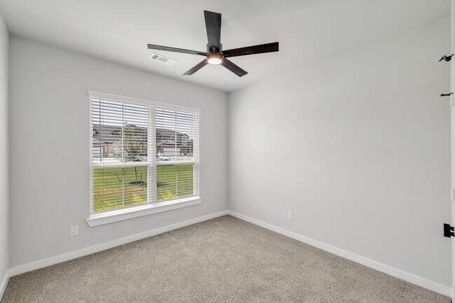 Building Photo - AVAILABLE NOW! EDGEWOOD ESTS DUPLEX LOCATED ON 1-ACRE LOT IN MIDLOTHIAN, TX!