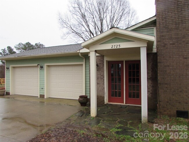 Building Photo - 2725 Sloop Rd