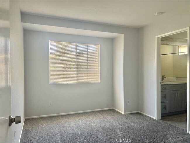 Building Photo - 24 Windflower