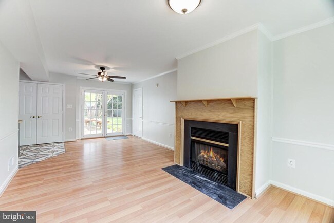 Building Photo - 13868 Racine Ct