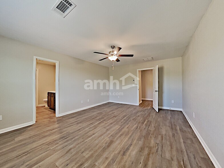 Building Photo - 3430 Ridge HillPkwy