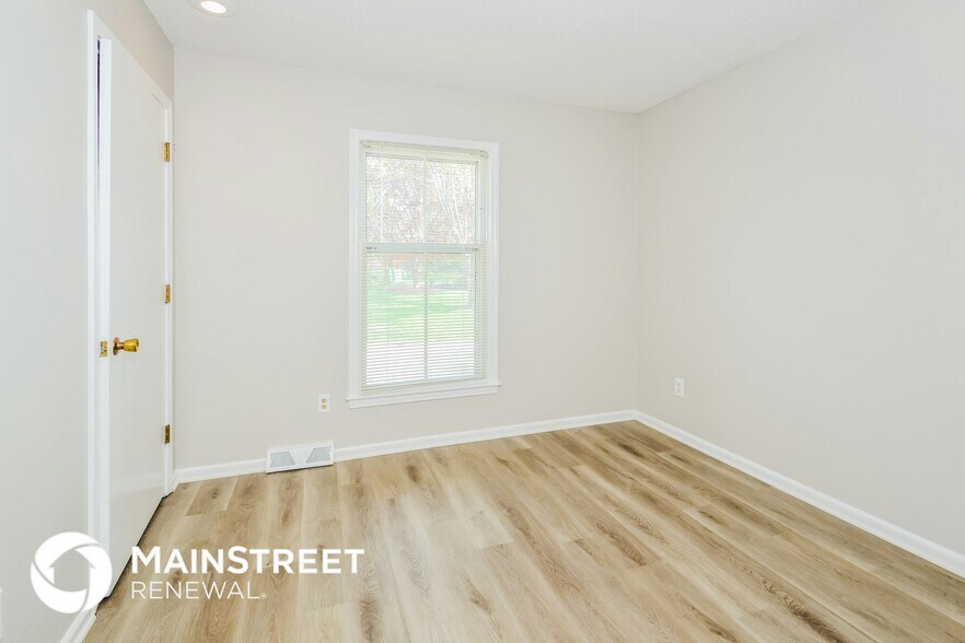 Building Photo - 16105 E 27th Ter S