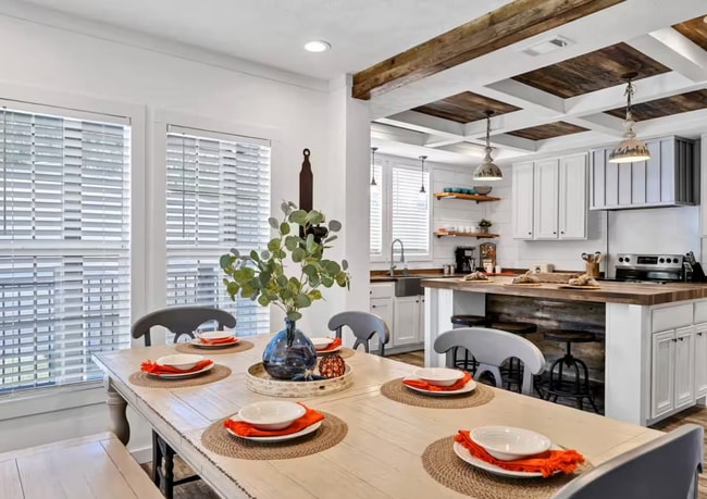 Building Photo - 22 Santana Dr