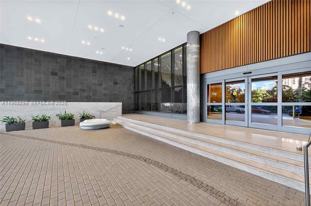 Building Photo - 88 SW 7th St