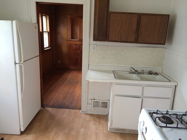 Building Photo - 408 Newell St