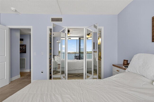 Building Photo - 7100 Sunshine Skyway Ln S