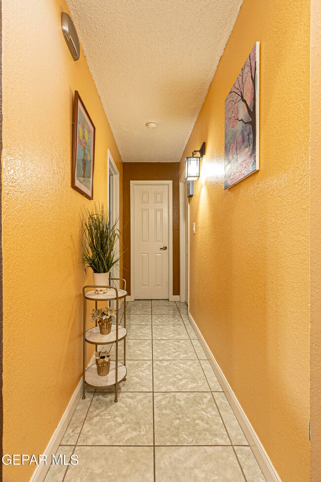 Building Photo - 1123 Night Hawk Dr