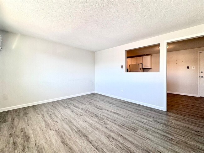 Building Photo - 50-58 Walnut Street Unit 11