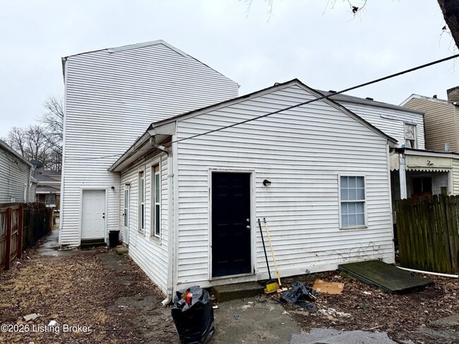 Building Photo - 1917 W Madison St