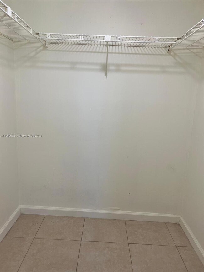 Building Photo - 7900 S Colony Cir