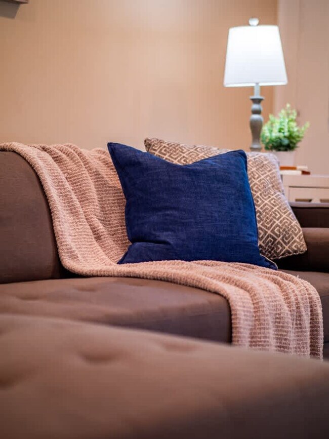 Building Photo - 3222 West Blvd