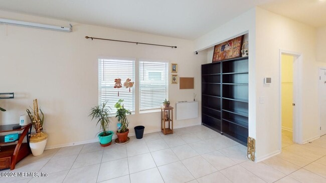 Building Photo - 86013 Club Car Pl