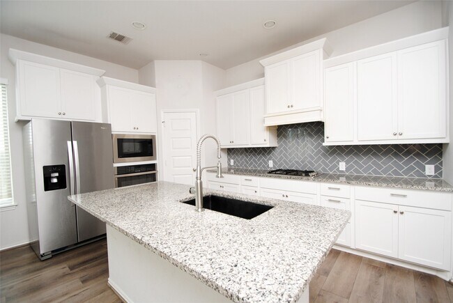 Building Photo - 24978 Tidmor Ln