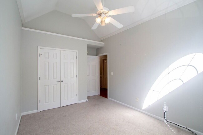 Building Photo - 157 Hayesbury Ct