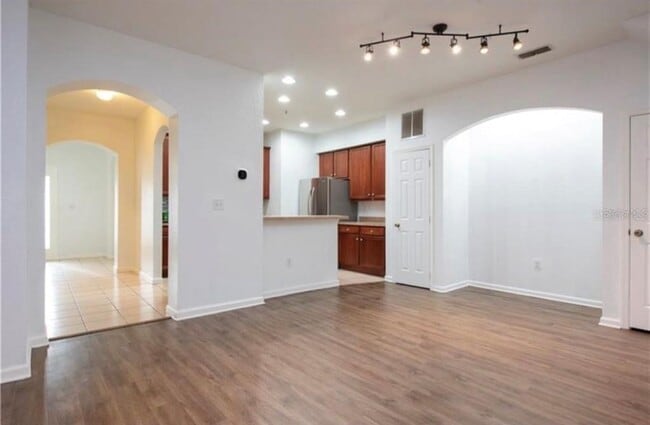 Building Photo - 3087 Ashland Ln N