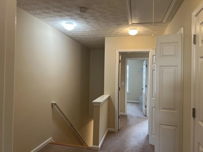 Building Photo - 6614 Splashwater Dr