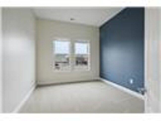 Building Photo - Call Ingrid Bayne at (757)873-6851