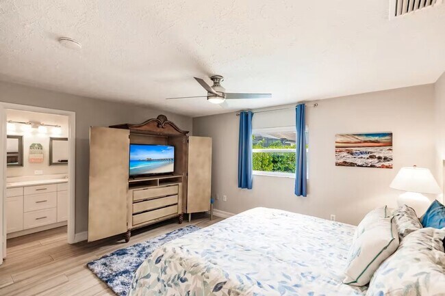 Building Photo - Updated 3-bedroom, 2-bath single-family home w/ Heated Saltwater Pool