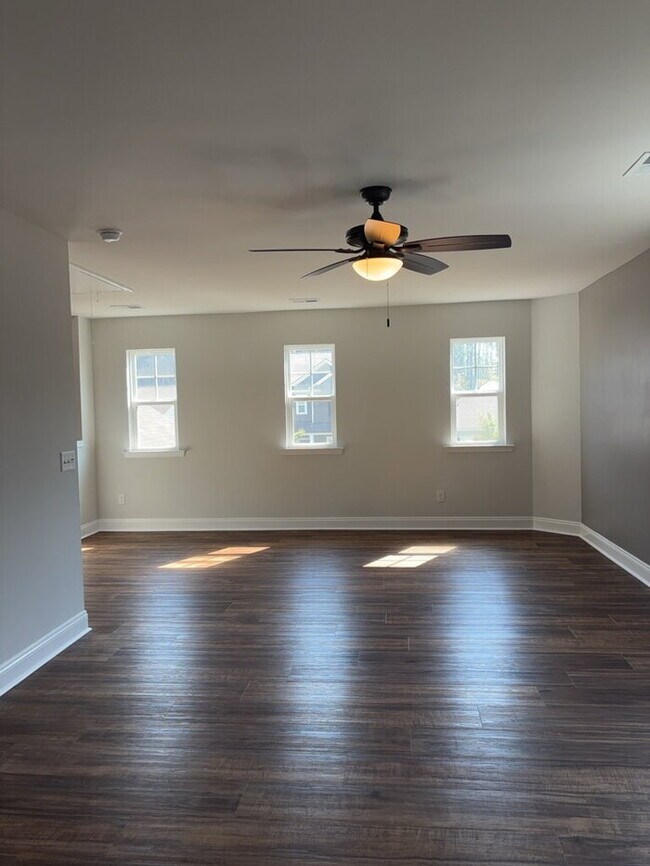 Building Photo - 203 Hayworth Rd
