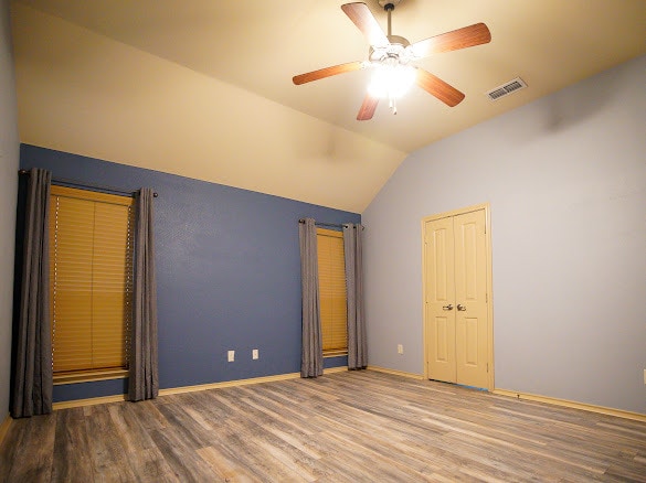 Building Photo - 213 Warbler Dr