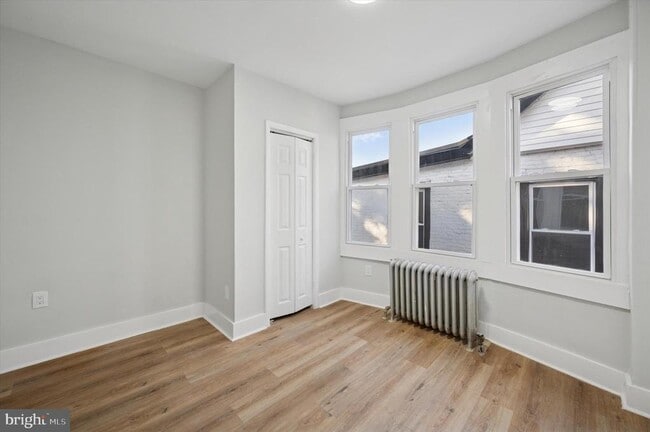 Building Photo - 6328 N Beechwood St