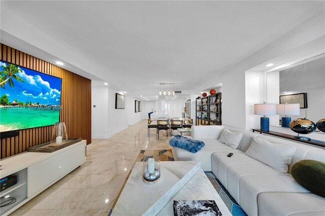 Building Photo - 2101 Brickell Ave