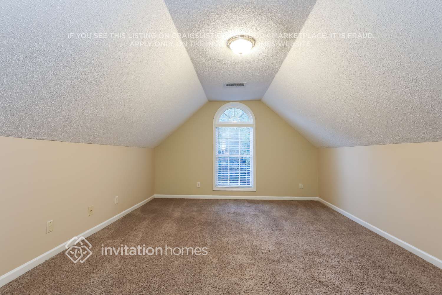 Building Photo - 303 Peachtree Cir