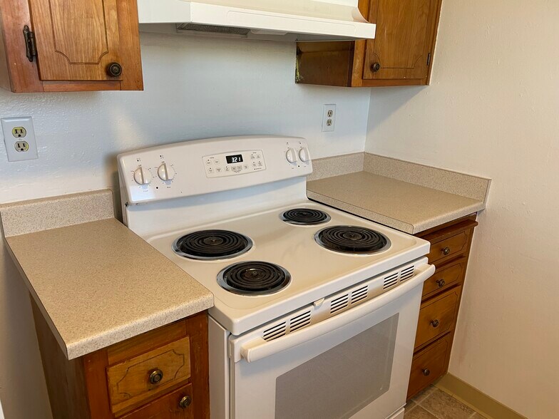 Building Photo - 485 Mill St