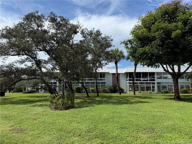 Building Photo - 2929 SE Ocean Blvd