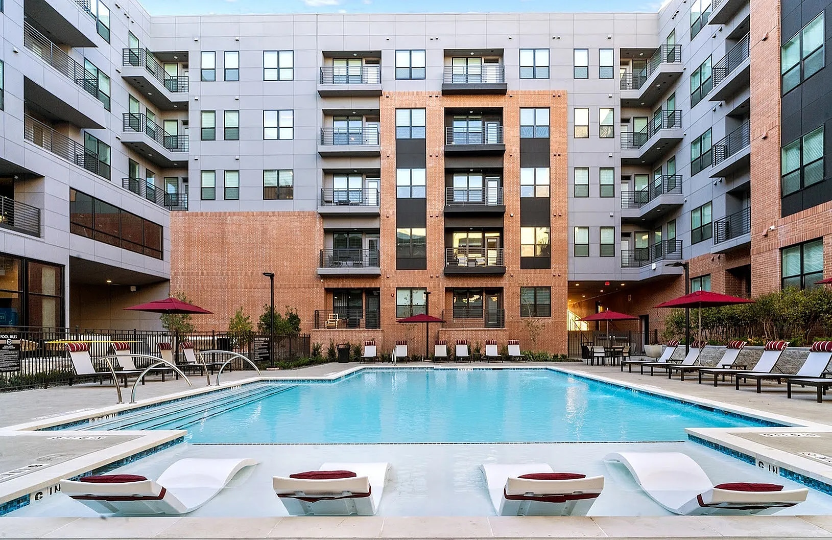 Building Photo - 1345 E 15th St