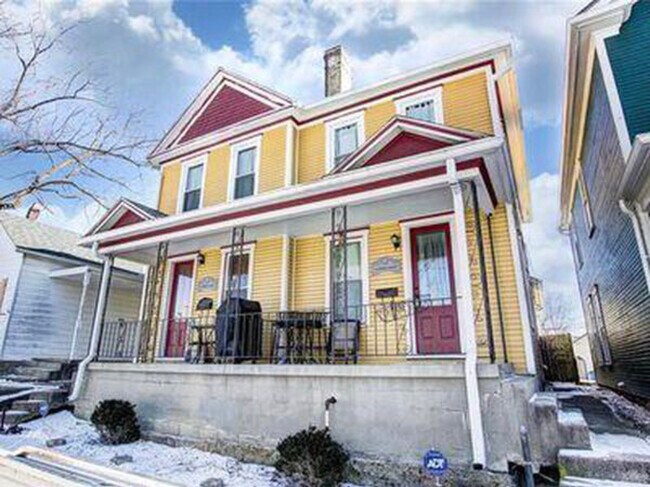 Primary Photo - 10 /12 Garret St