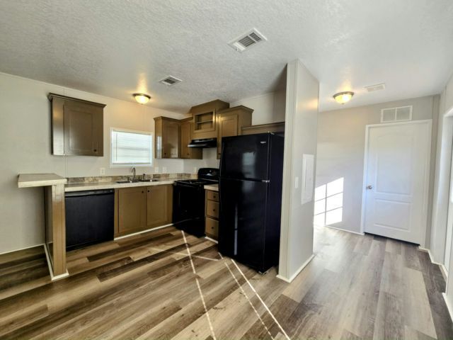 Building Photo - 18118 US-41