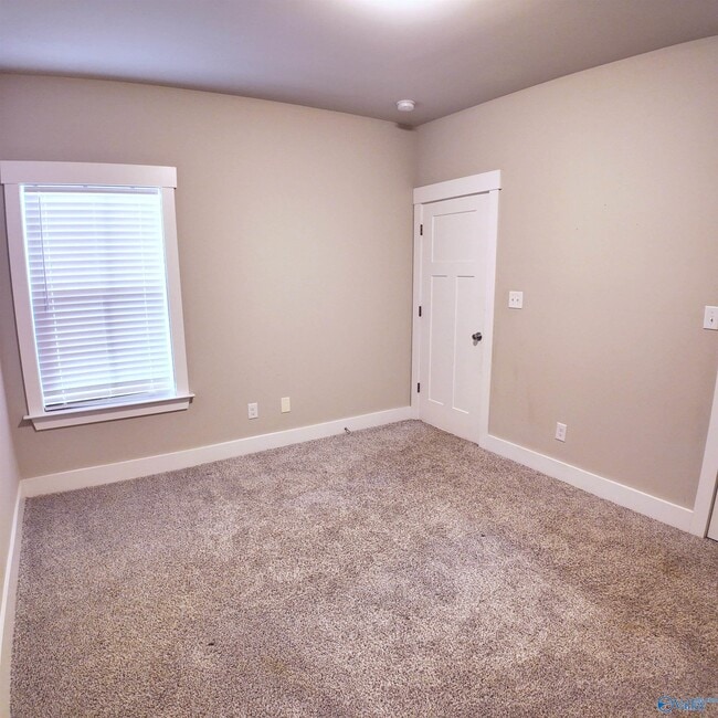 Building Photo - 404 Tillane Pk Cir