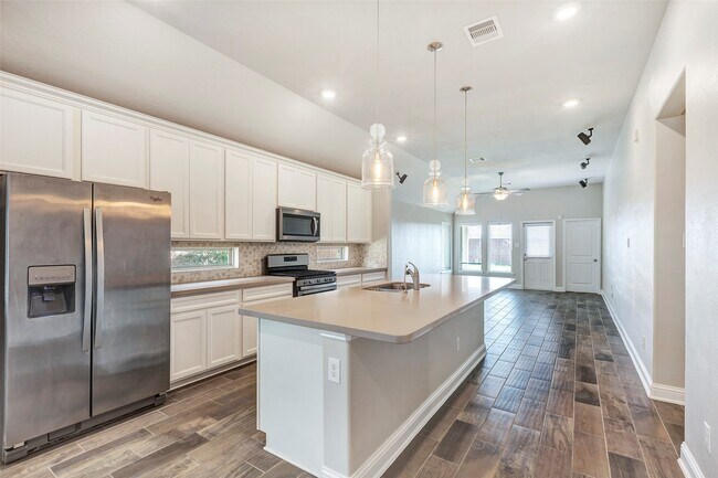 Building Photo - 20835 Tallow View Ln