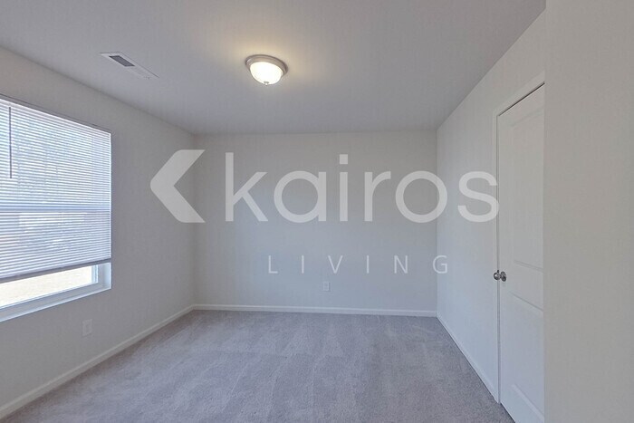 Building Photo - 2617 Provence Dr SE