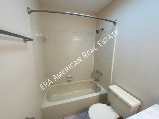 Building Photo - 19 Winfield Way