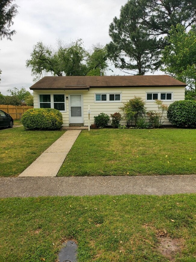 Building Photo - Fairview Heights