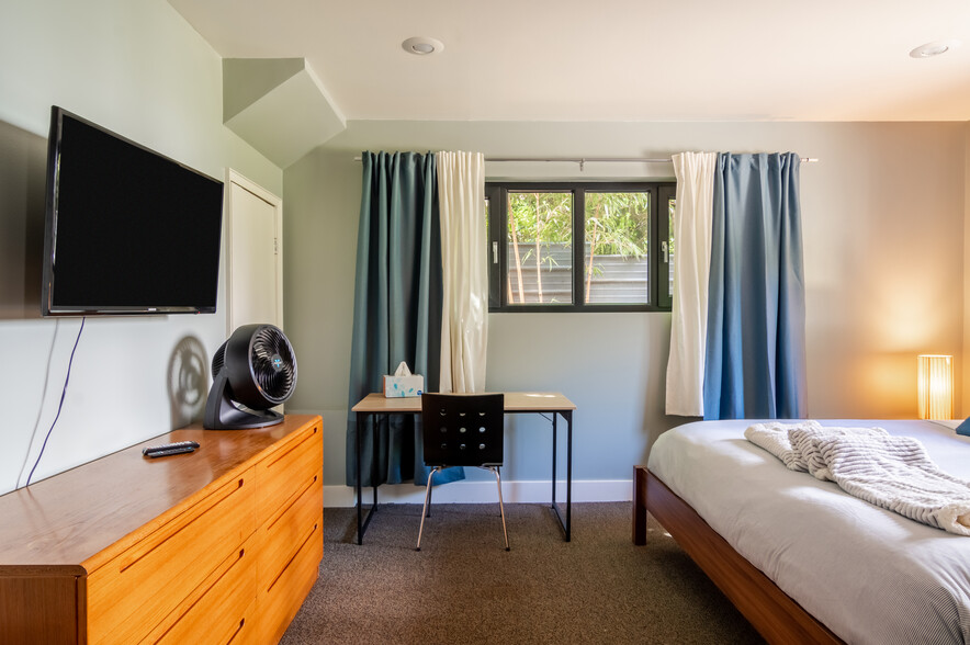 Building Photo - 1629 13th Ave