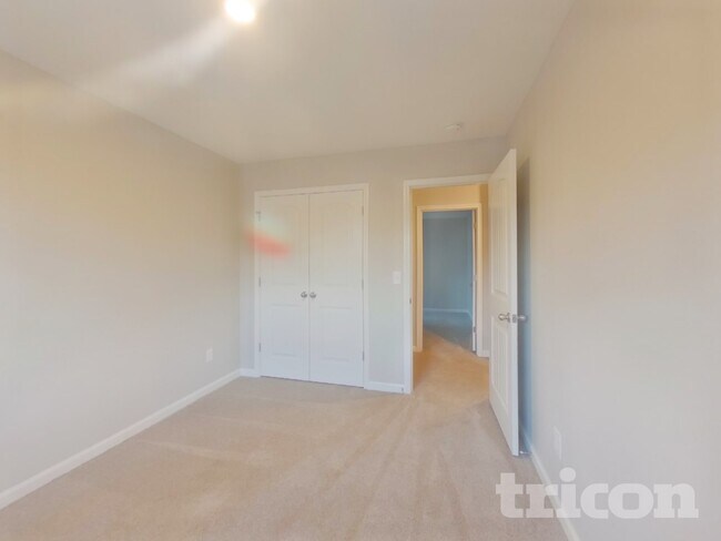 Building Photo - 320 Waterstone Dr