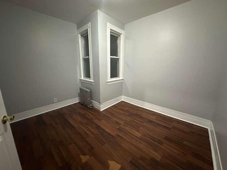 Building Photo - 18 Atlantic St