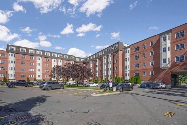 Building Photo - 120 Wyllis Ave