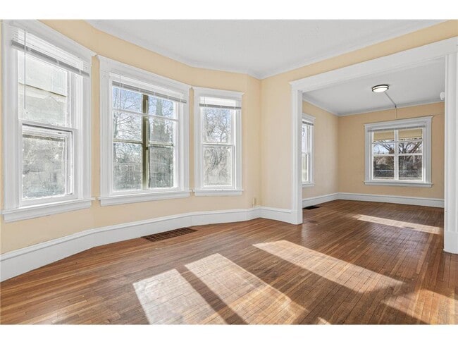 Building Photo - 2222 N Girard Ave