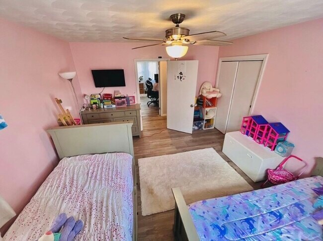 Building Photo - 30 White St