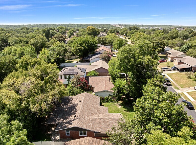 Building Photo - 4014 Sun Valley Dr