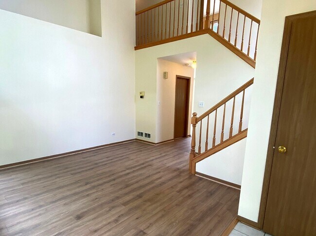 Building Photo - 779 Wildflower Cir