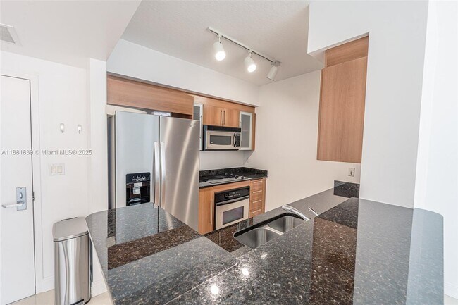 Building Photo - 335 S Biscayne Blvd